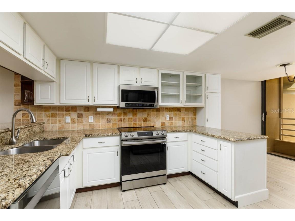 2775 Kipps Colony Drive S #205 Saint Petersburg FL 33707 TB8411227 image8