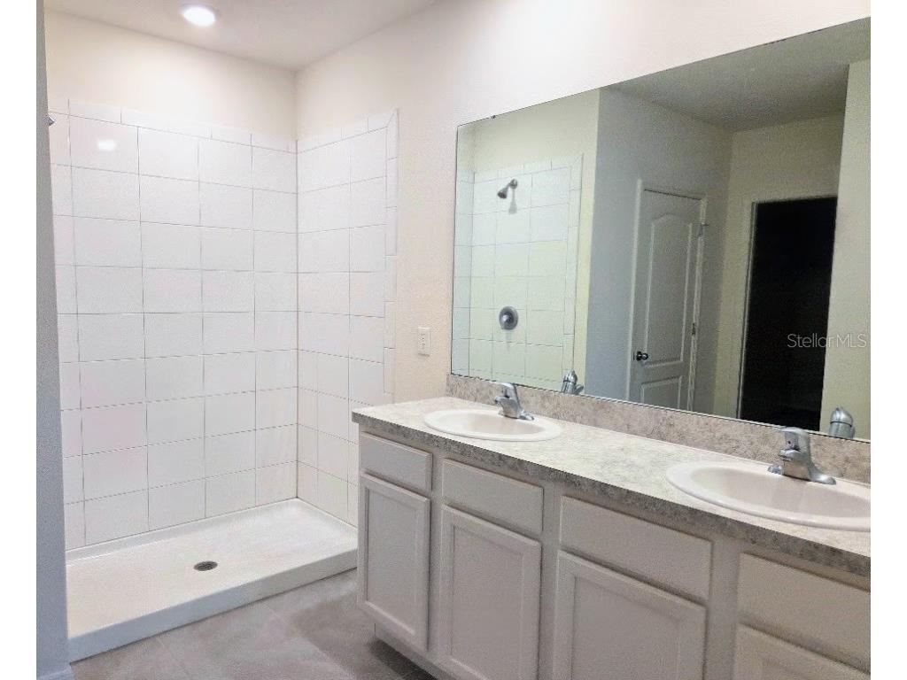 2781 Grand Central Avenue Tavares FL 32778 TB8434262 image10