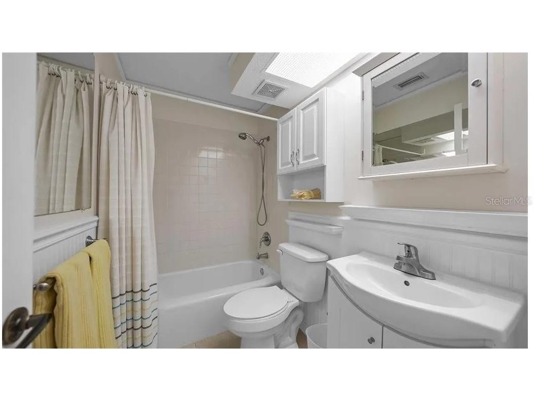 2782 Woodgate Lane #12 Sarasota FL 34231 A4689903 image14