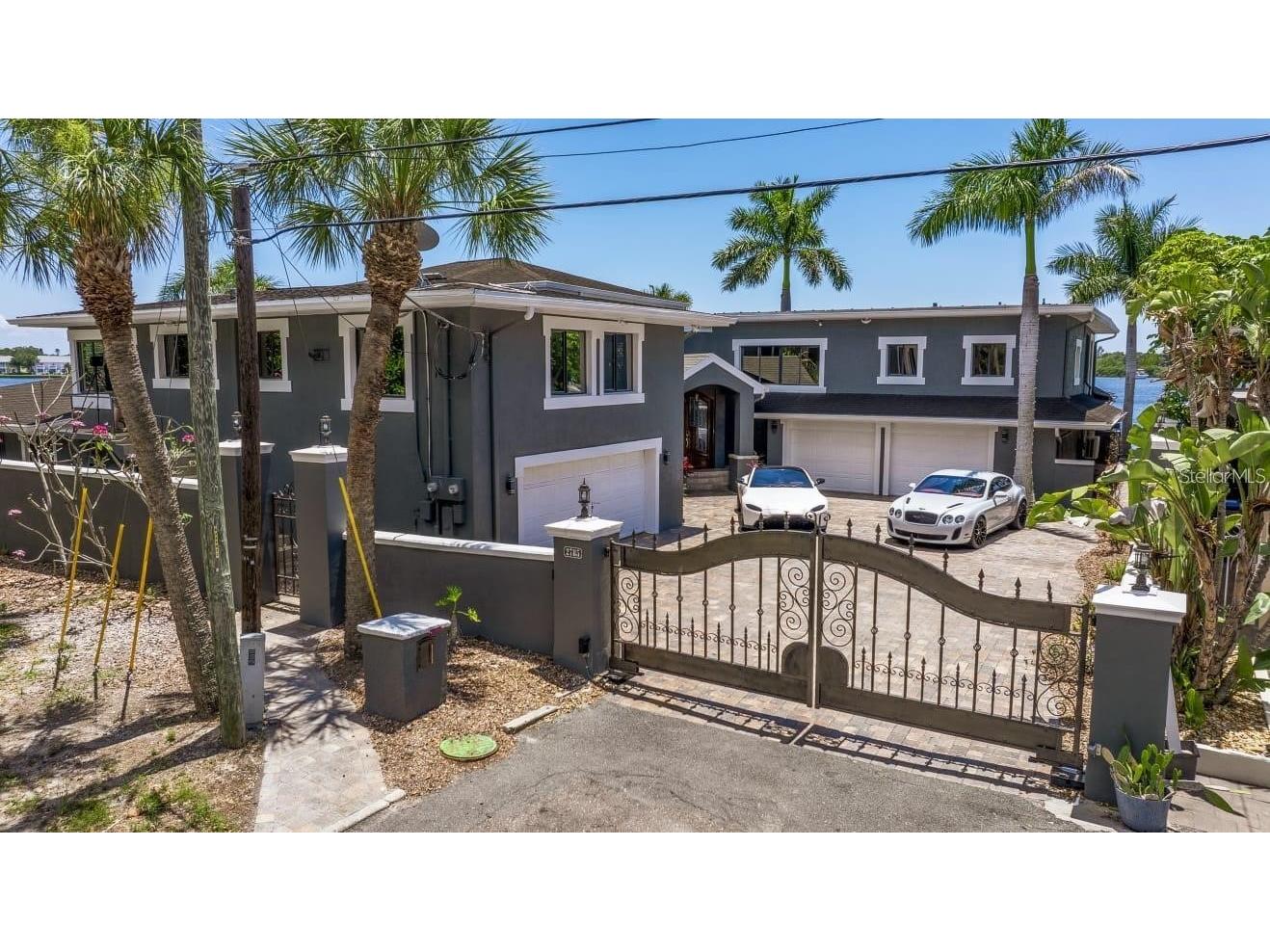 2785 Bayside Drive S Saint Petersburg FL 33705 TB8526481 image1