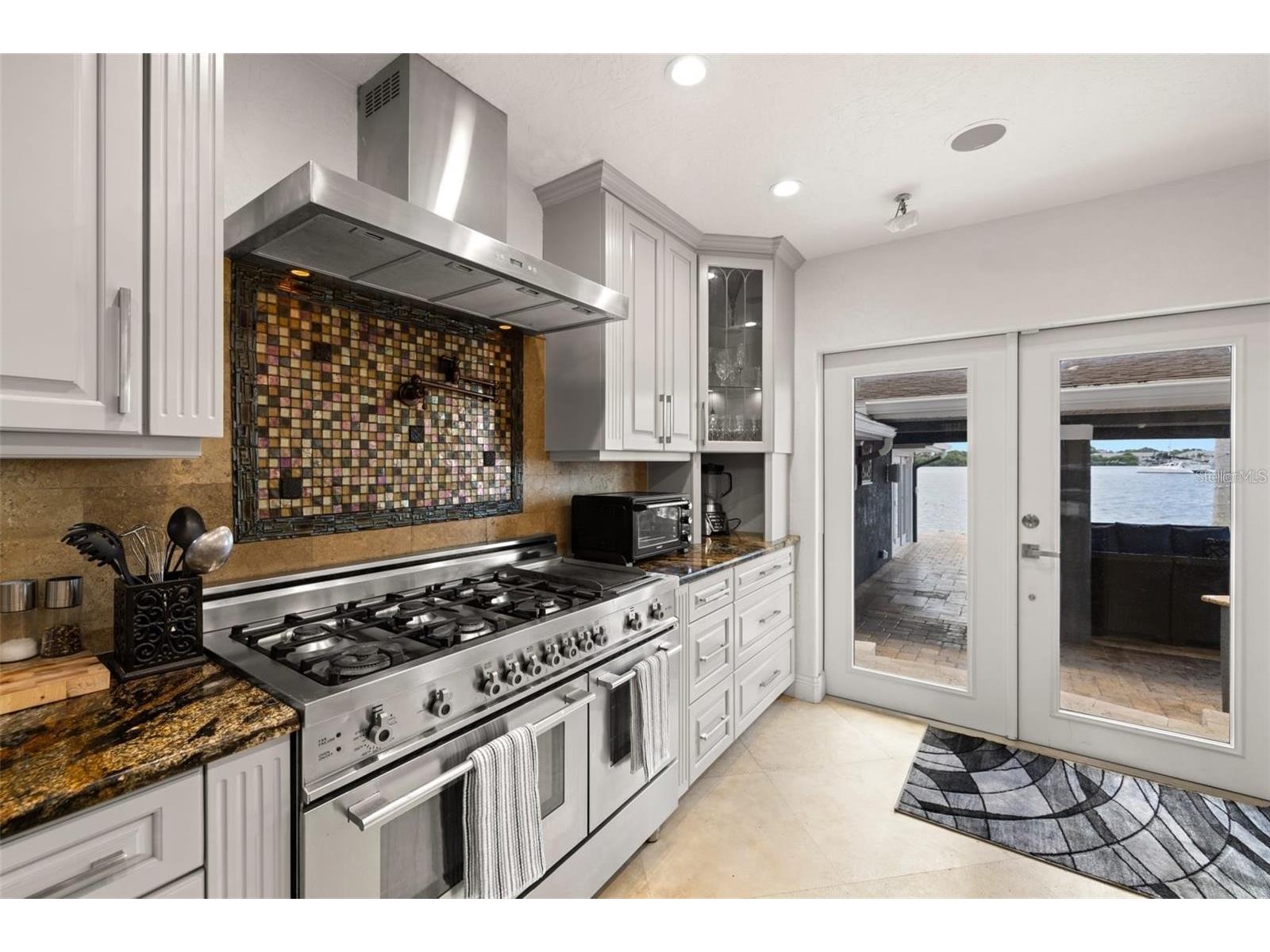 2785 Bayside Drive S Saint Petersburg FL 33705 TB8526481 image13