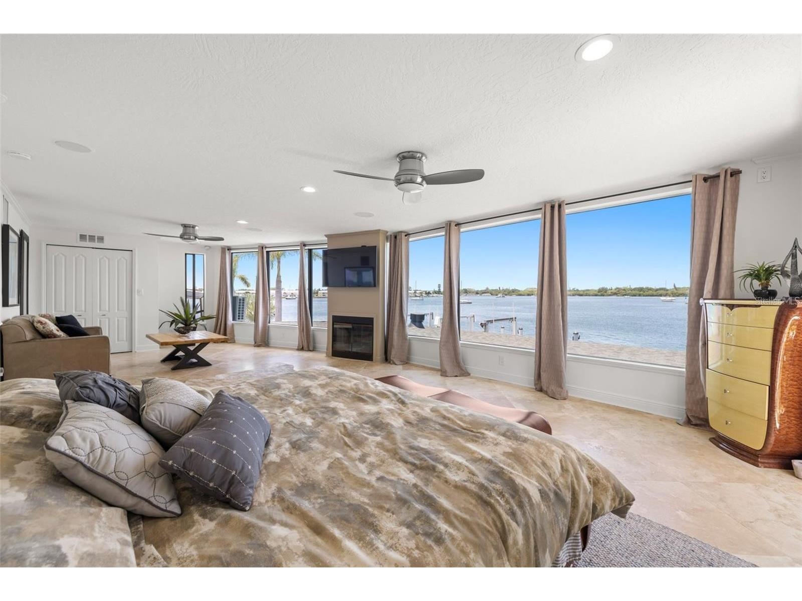 2785 Bayside Drive S Saint Petersburg FL 33705 TB8526481 image17
