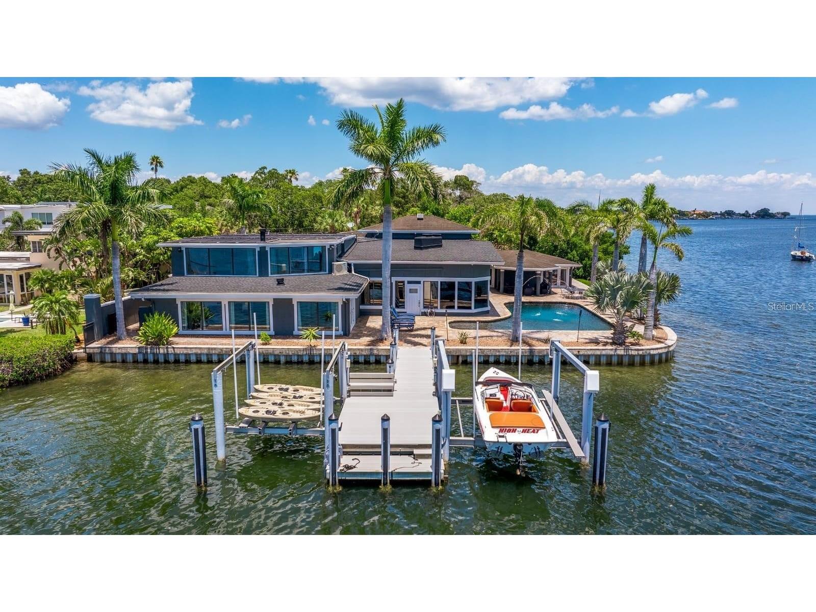 2785 Bayside Drive S Saint Petersburg FL 33705 TB8526481 image2