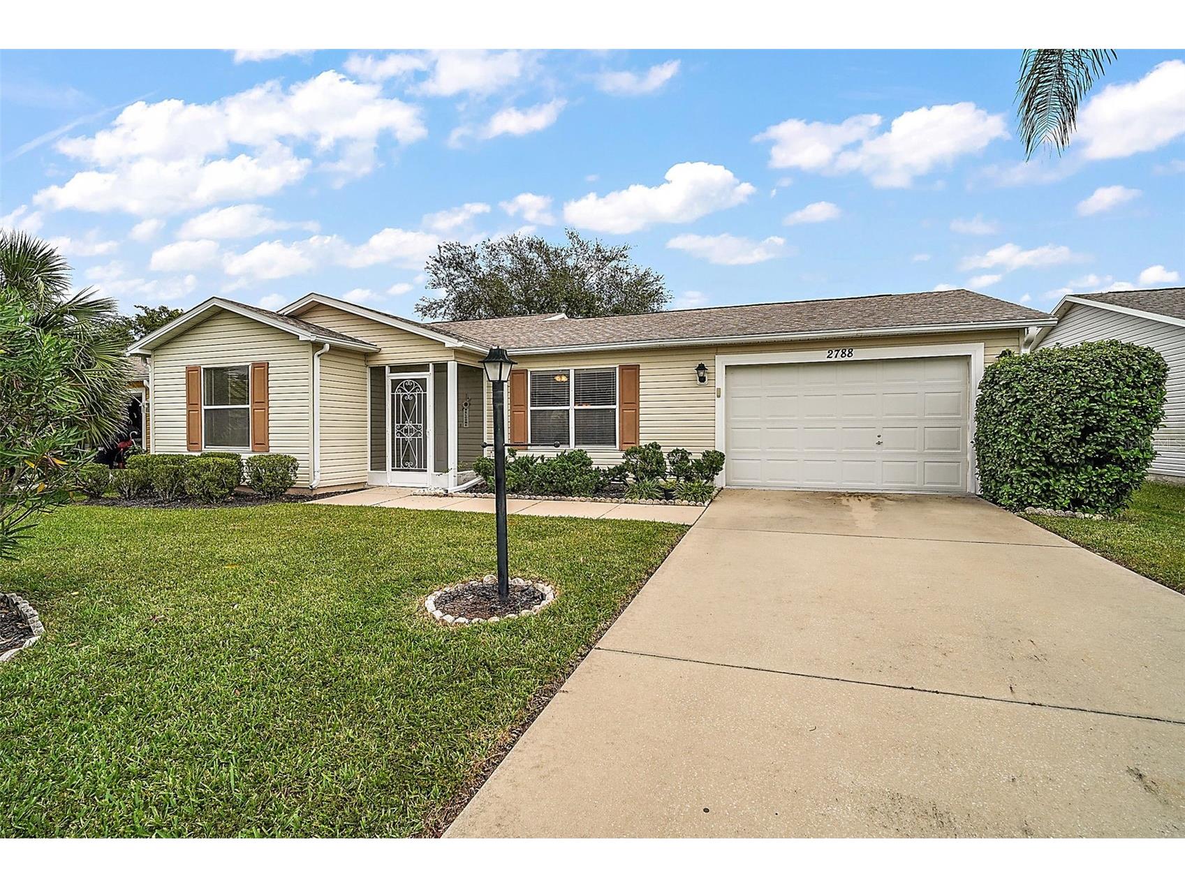 2788 Privada Drive The Villages FL 32162 O6256400 image1