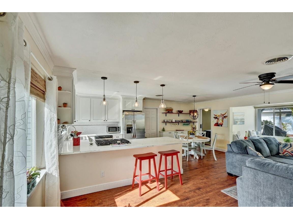 279 79th Avenue N Saint Petersburg FL 33702 TB8455532 image3