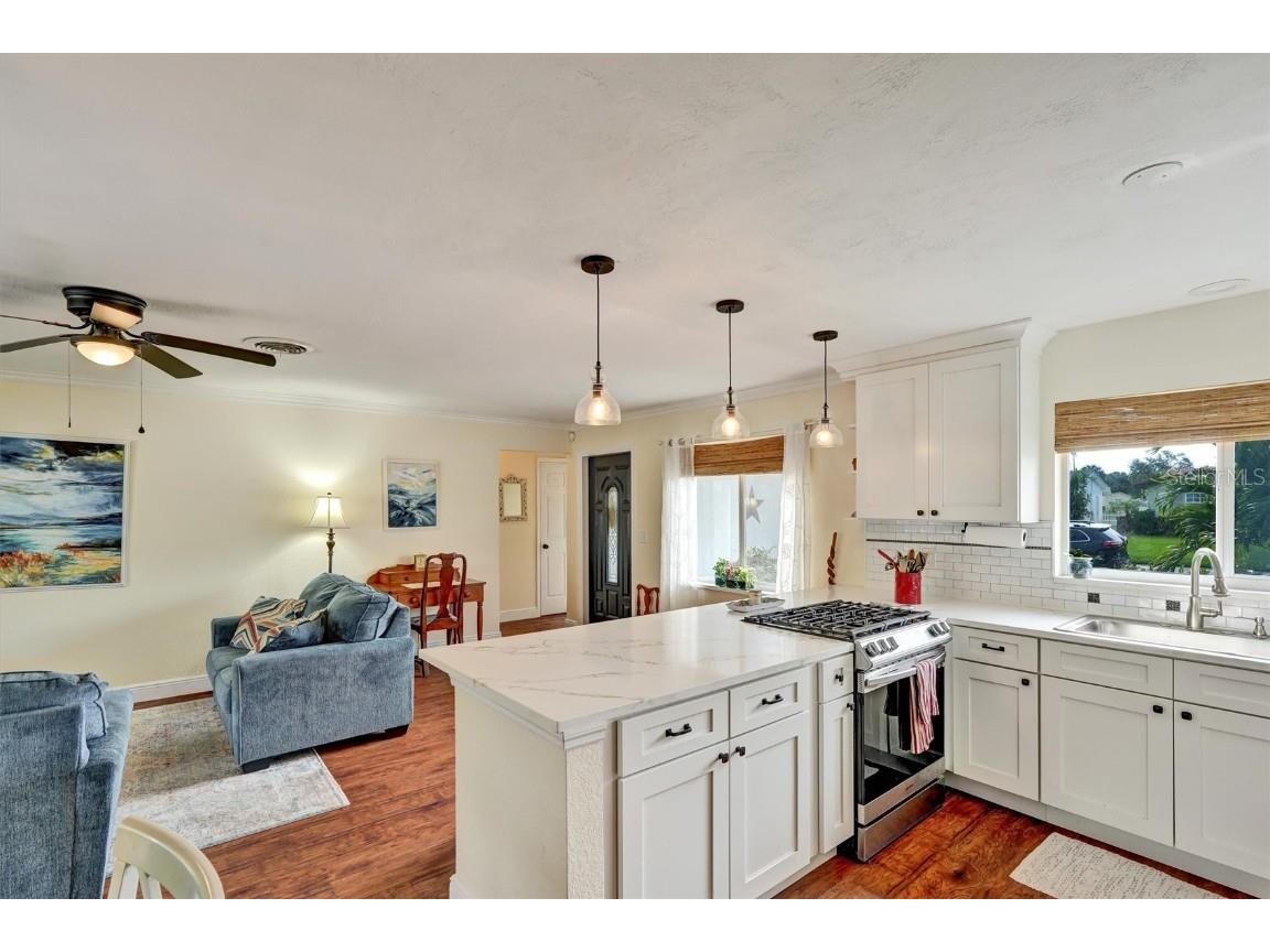 279 79th Avenue N Saint Petersburg FL 33702 TB8455532 image5