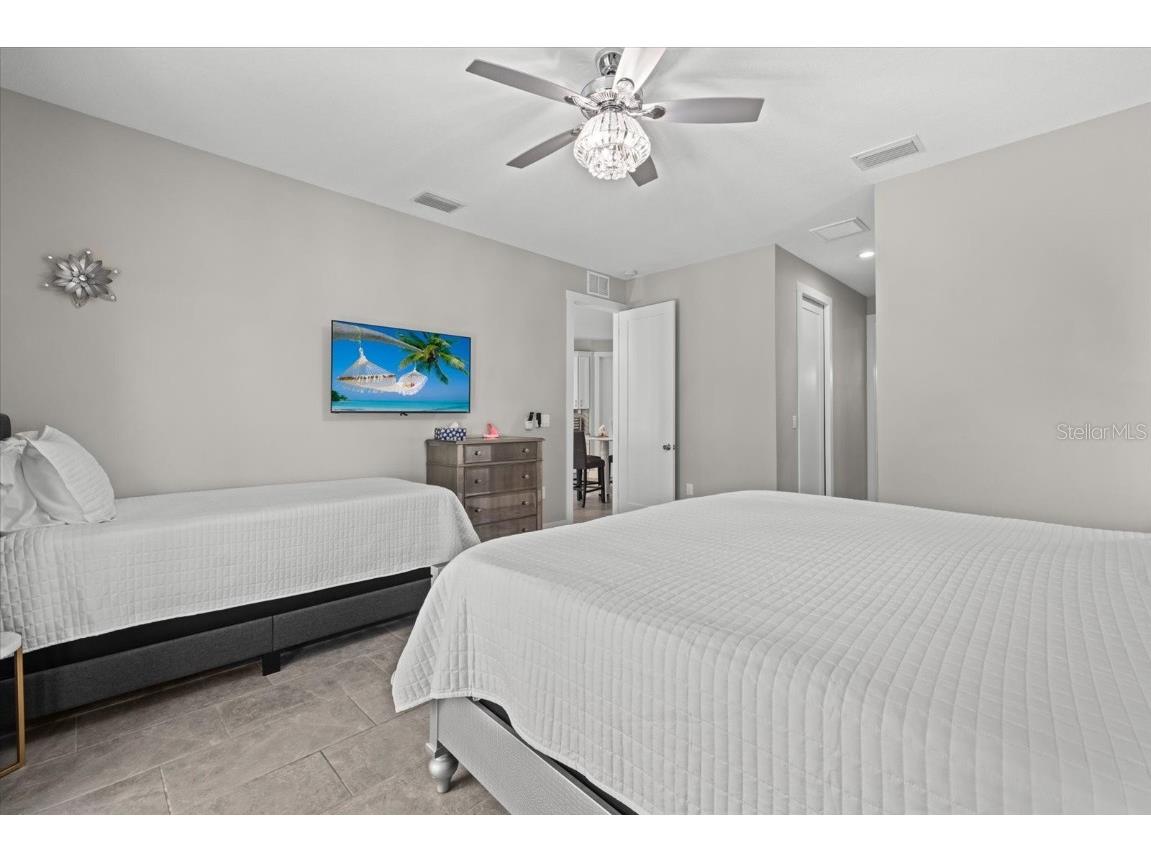 279 Avalon Road Venice FL 34293 A4669339 image24