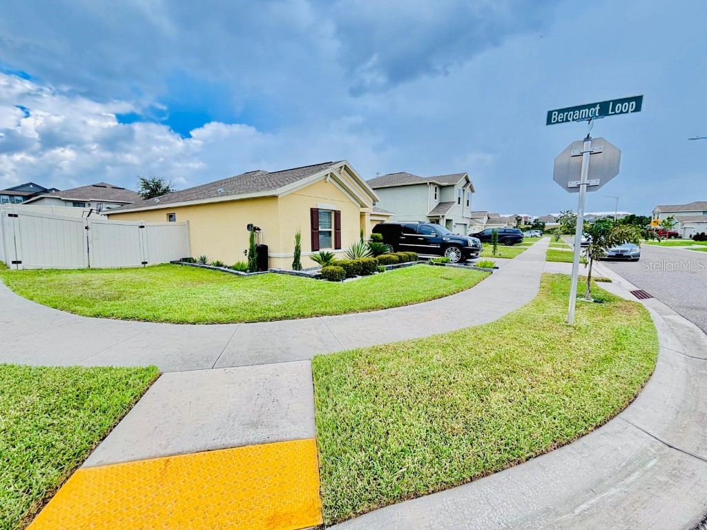 279 Bergamot Loop Davenport FL 33837 S5135606 image4