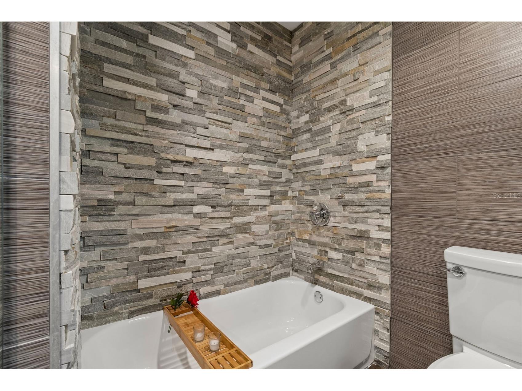 2790 Pinellas Point Drive S Saint Petersburg FL 33712 TB8504600 image40