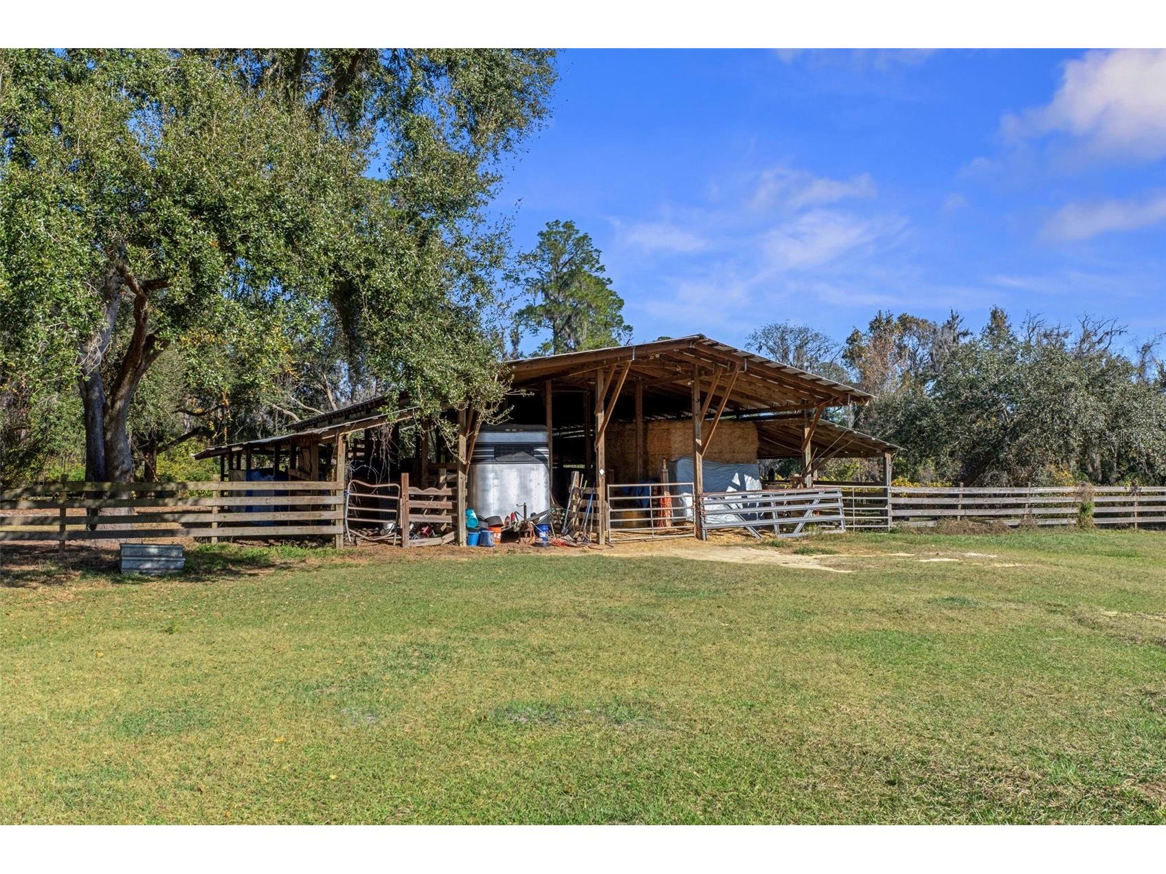 27910 Debbie Road Okahumpka FL 34762 OM715893 image56