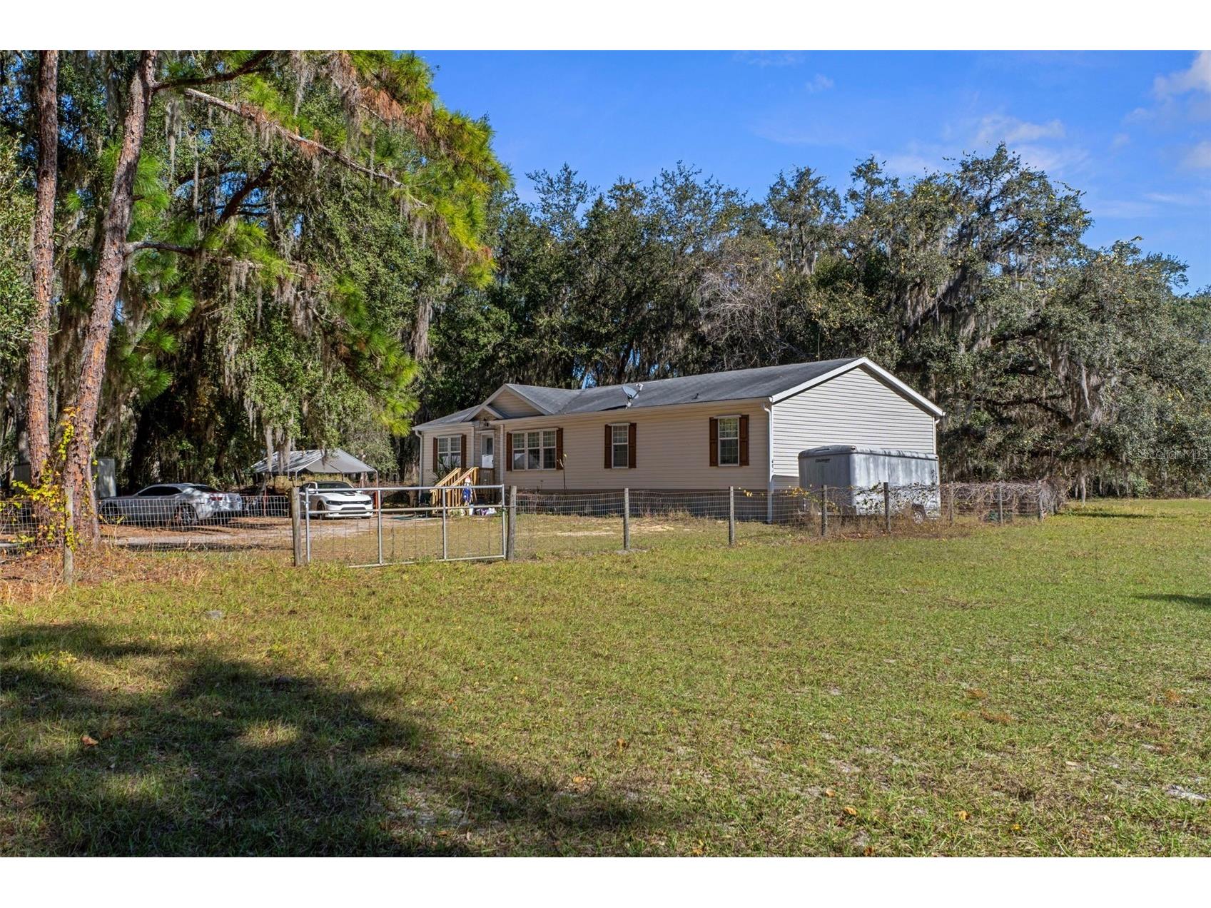 27910 Debbie Road Okahumpka FL 34762 OM715893 image91