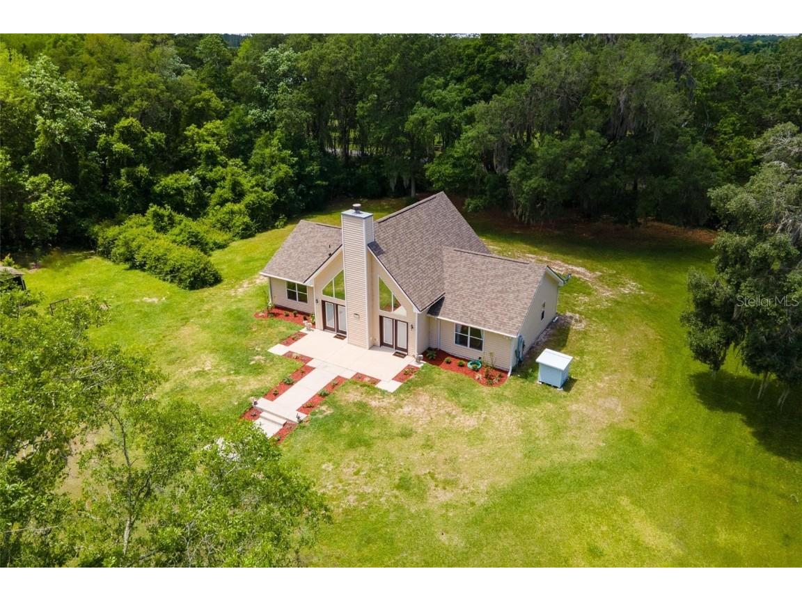 27915 Debbie Road Okahumpka FL 34762 G5081017 image1