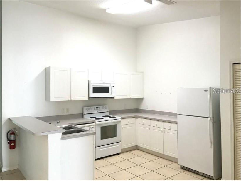 2792 Club Cortile Circle #B Kissimmee FL 34746 O6397805 image2