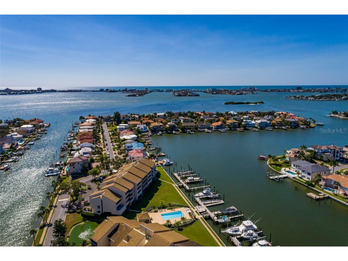 2795 Kipps Colony Drive S #101-102 Saint Petersburg FL 33707 TB8440076 image1