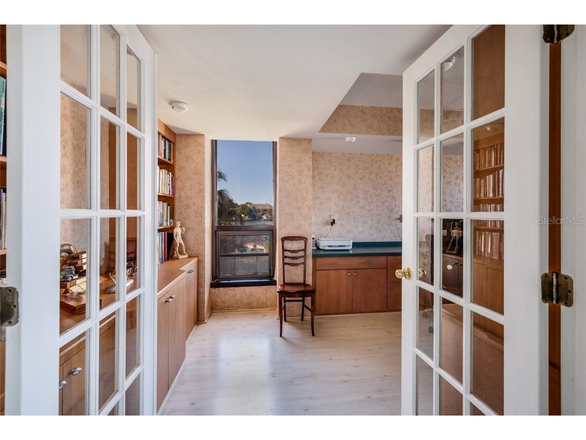 2795 Kipps Colony Drive S #101-102 Saint Petersburg FL 33707 TB8440076 image23