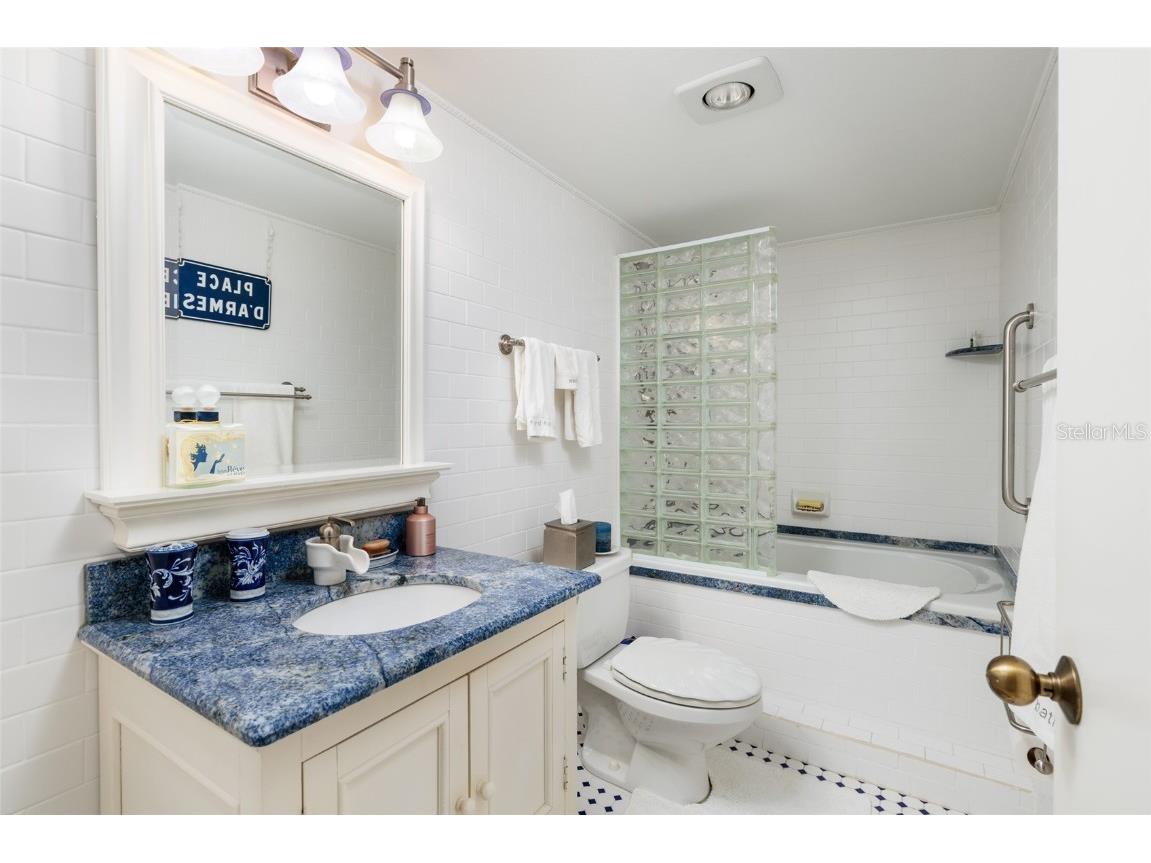 2795 Kipps Colony Drive S #101-102 Saint Petersburg FL 33707 TB8440076 image38