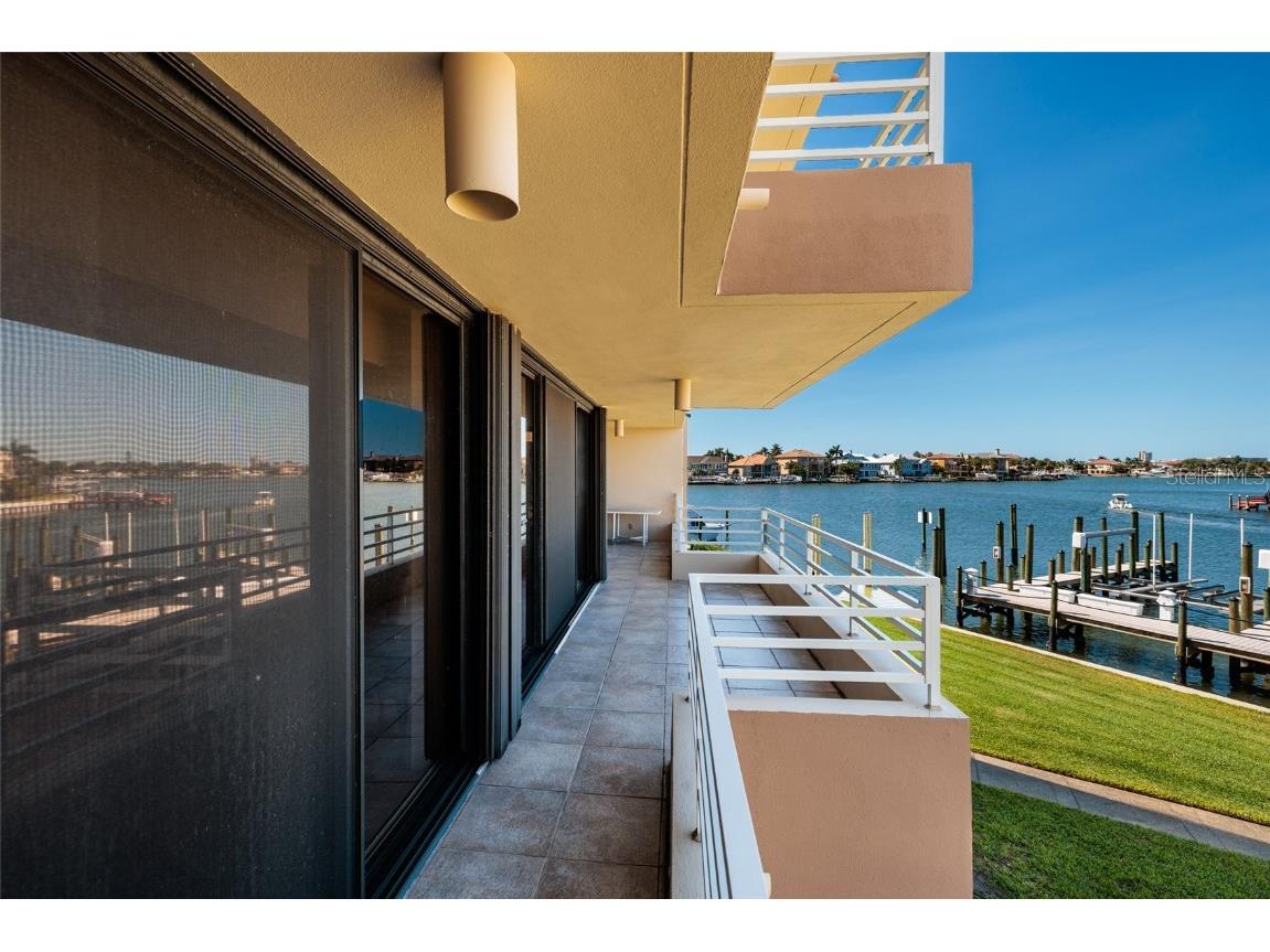 2795 Kipps Colony Drive S #101-102 Saint Petersburg FL 33707 TB8440076 image43