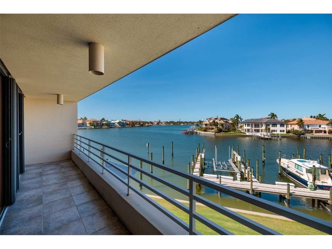 2795 Kipps Colony Drive S #101-102 Saint Petersburg FL 33707 TB8440076 image50