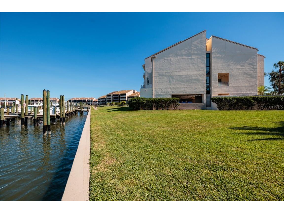 2795 Kipps Colony Drive S #101-102 Saint Petersburg FL 33707 TB8440076 image59