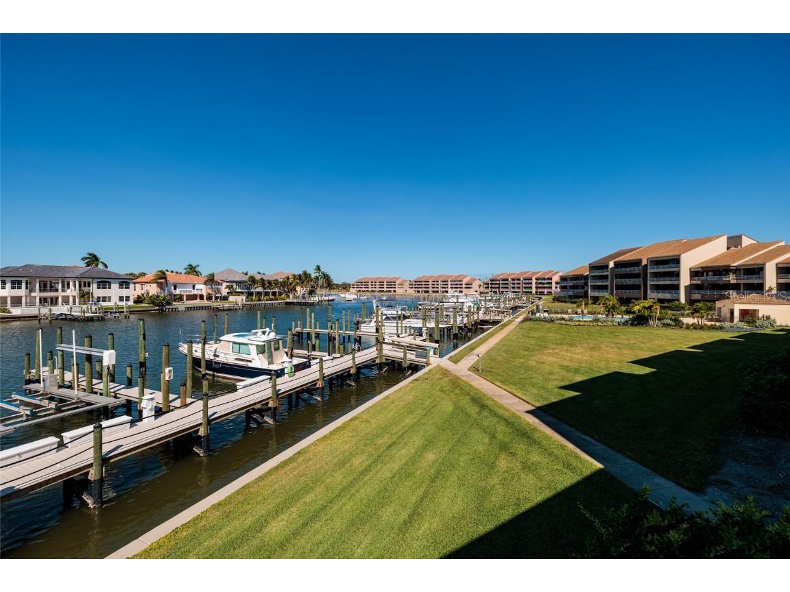 2795 Kipps Colony Drive S #101-102 Saint Petersburg FL 33707 TB8440076 image60