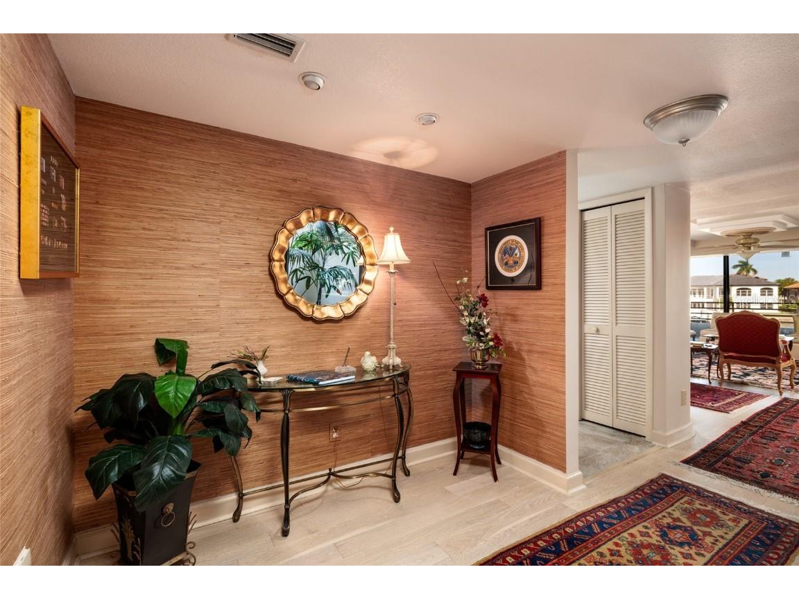 2795 Kipps Colony Drive S #101-102 Saint Petersburg FL 33707 TB8440076 image7