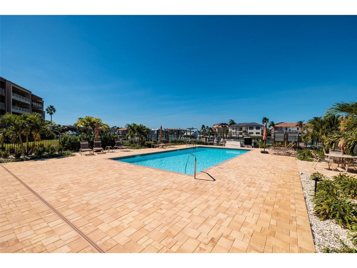 2795 Kipps Colony Drive S #101-102 Saint Petersburg FL 33707 TB8440076 image72