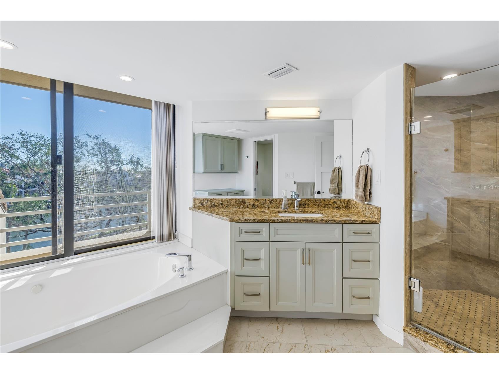 2795 Kipps Colony Drive S #305 Saint Petersburg FL 33707 - BOCA CIEGA BAY TB8493098 image40