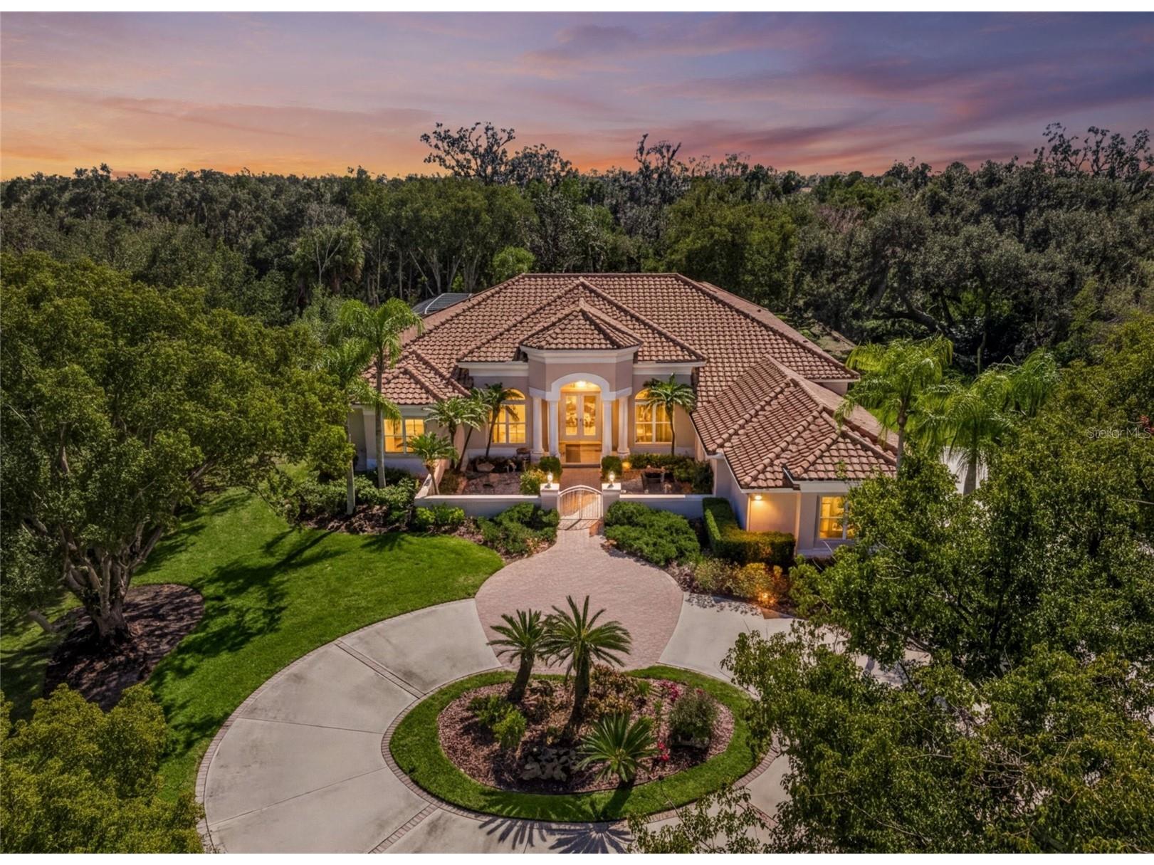 2799 Dick Wilson Drive Sarasota FL 34240 A4681792 image1