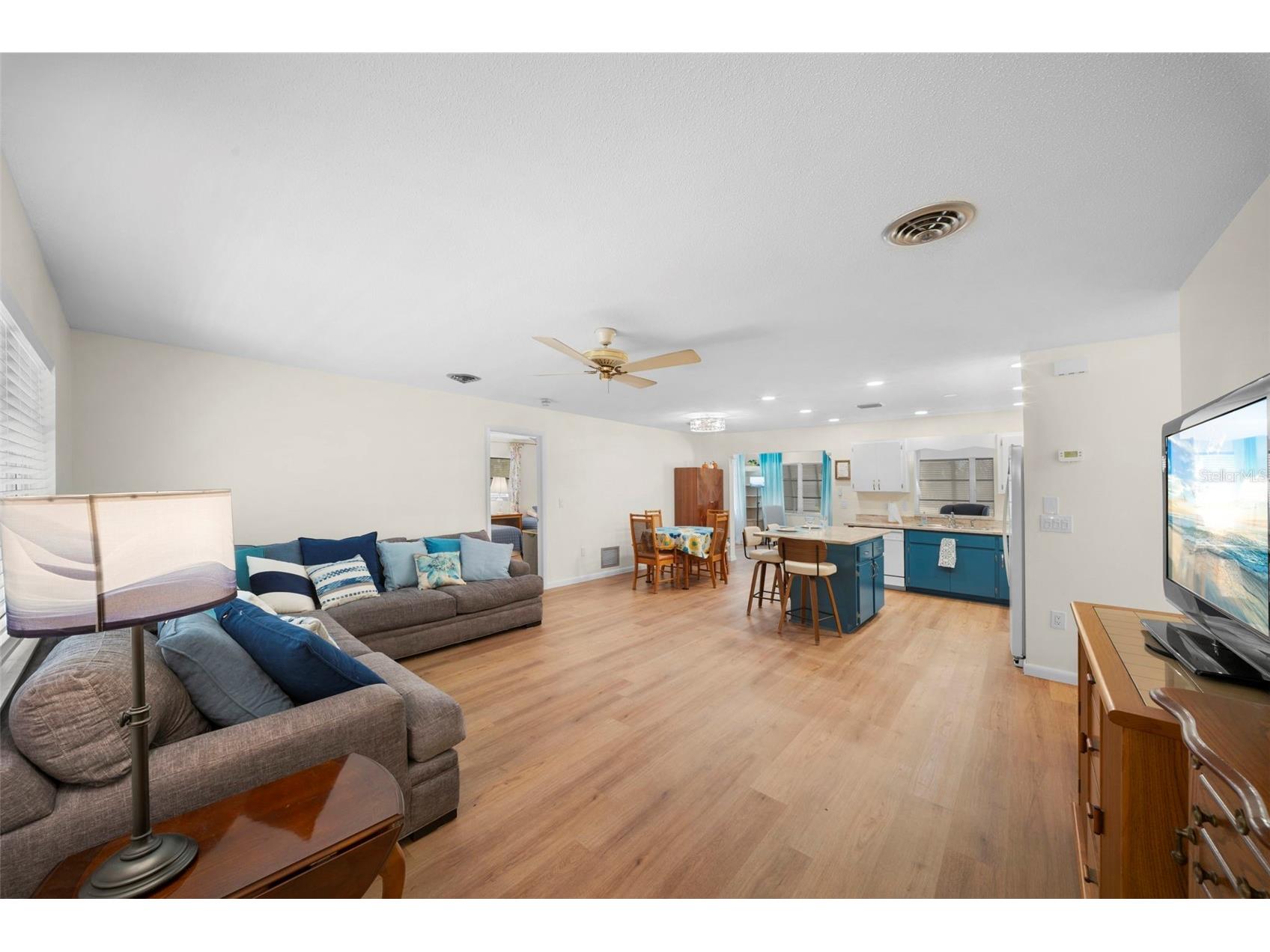 28 Clintwood Avenue Englewood FL 34223 C7527594 image2