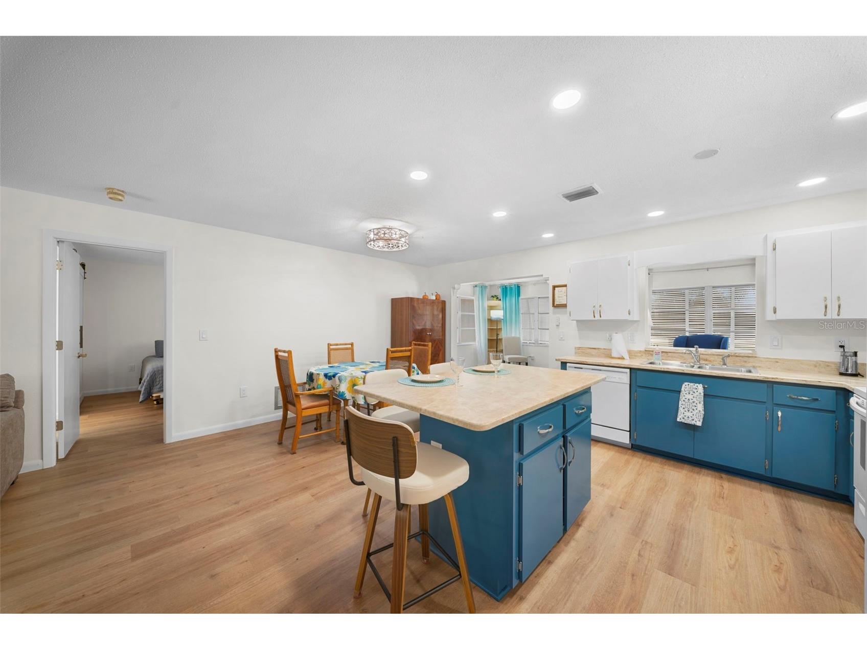 28 Clintwood Avenue Englewood FL 34223 C7527594 image6