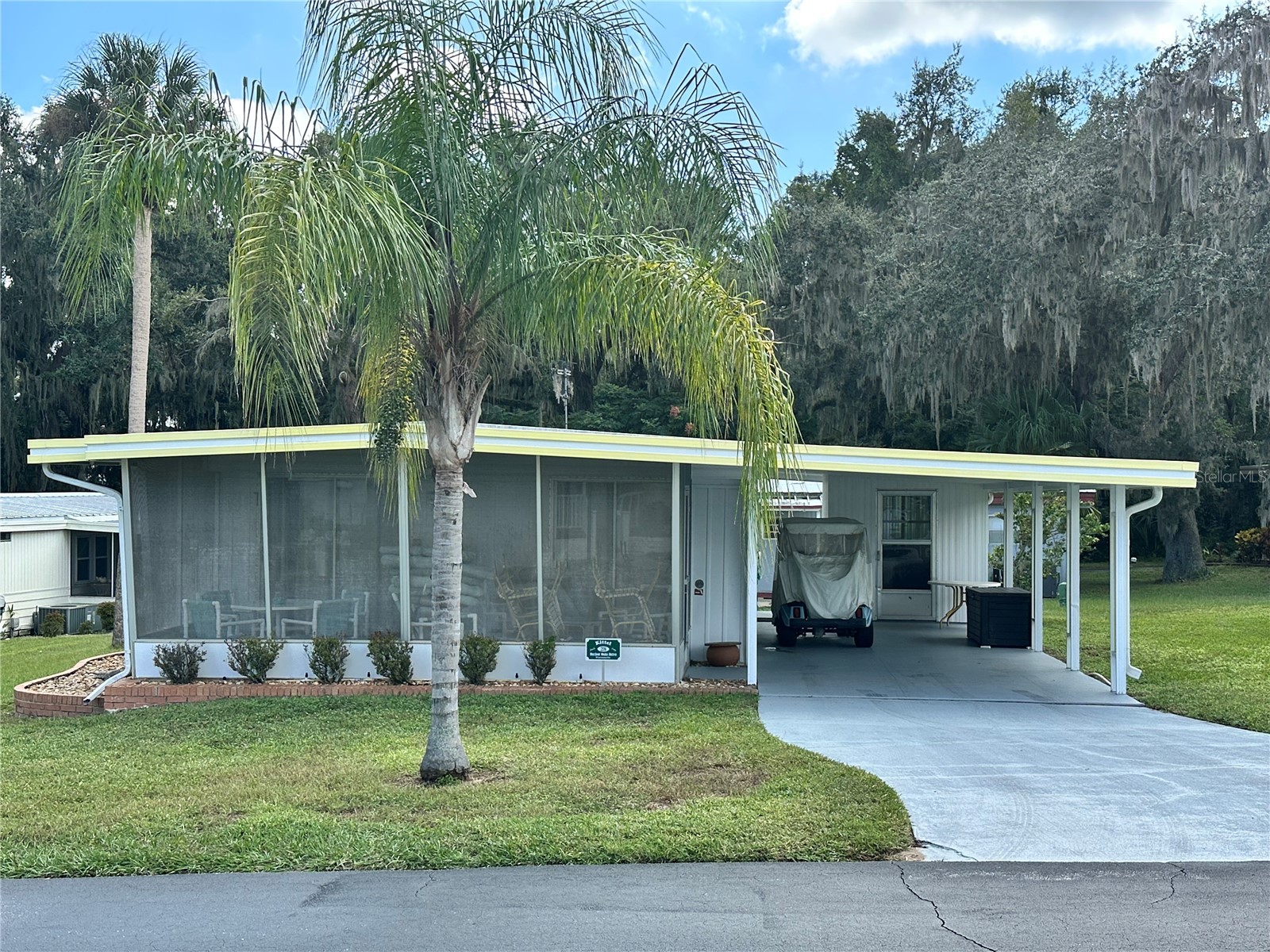 28 Harbor Oaks Drive Fruitland Park FL 34731 - LAKE GRIFFIN G5103939 image1