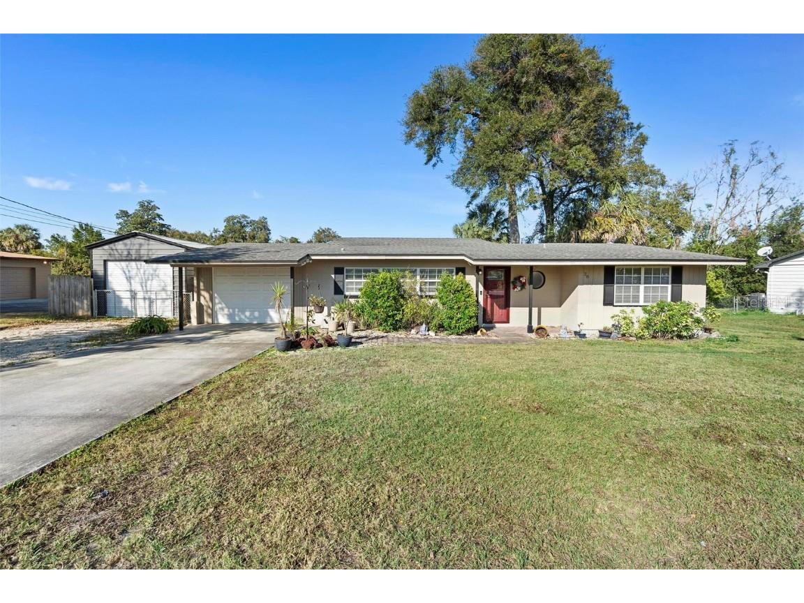 28 Sanford Avenue Debary FL 32713 V4939986 image1