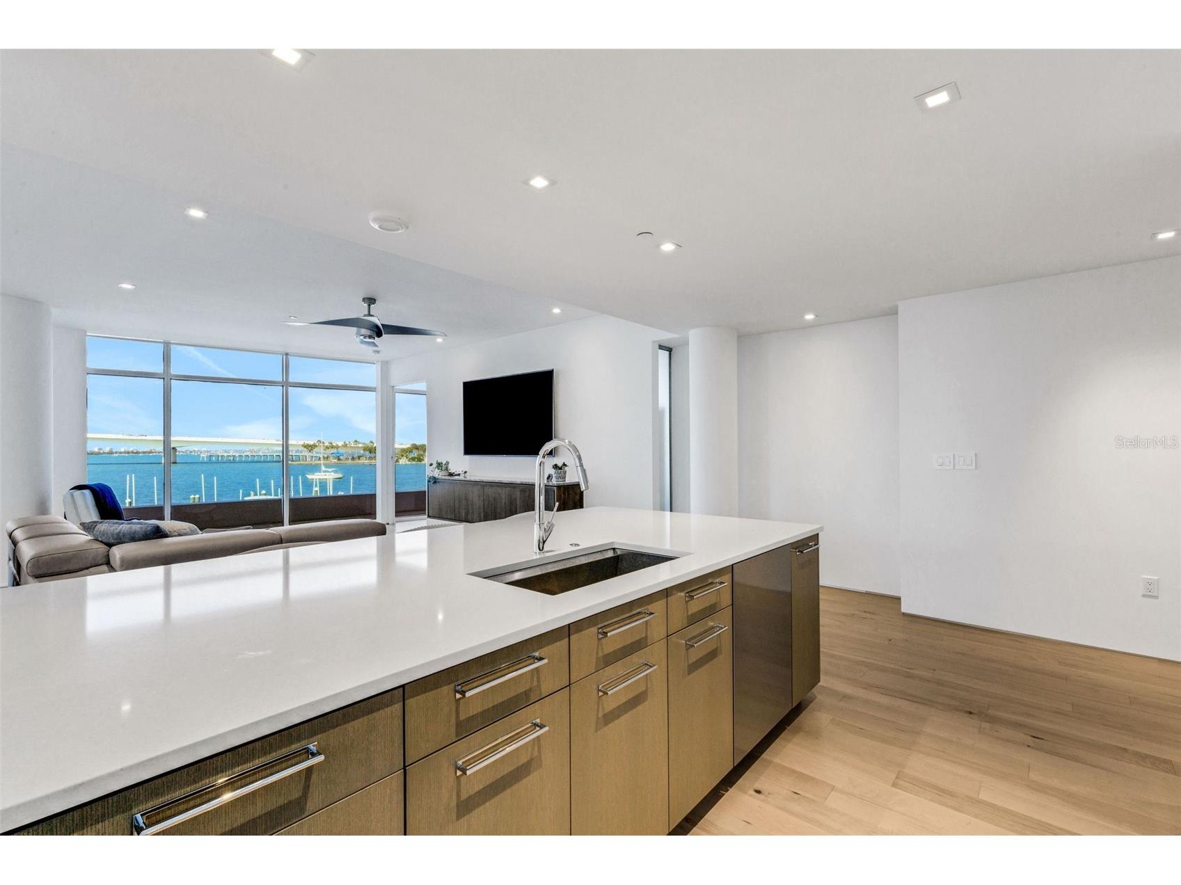 280 Golden Gate Point #200 Sarasota FL 34236 - SARASOTA BAY A4683299 image18