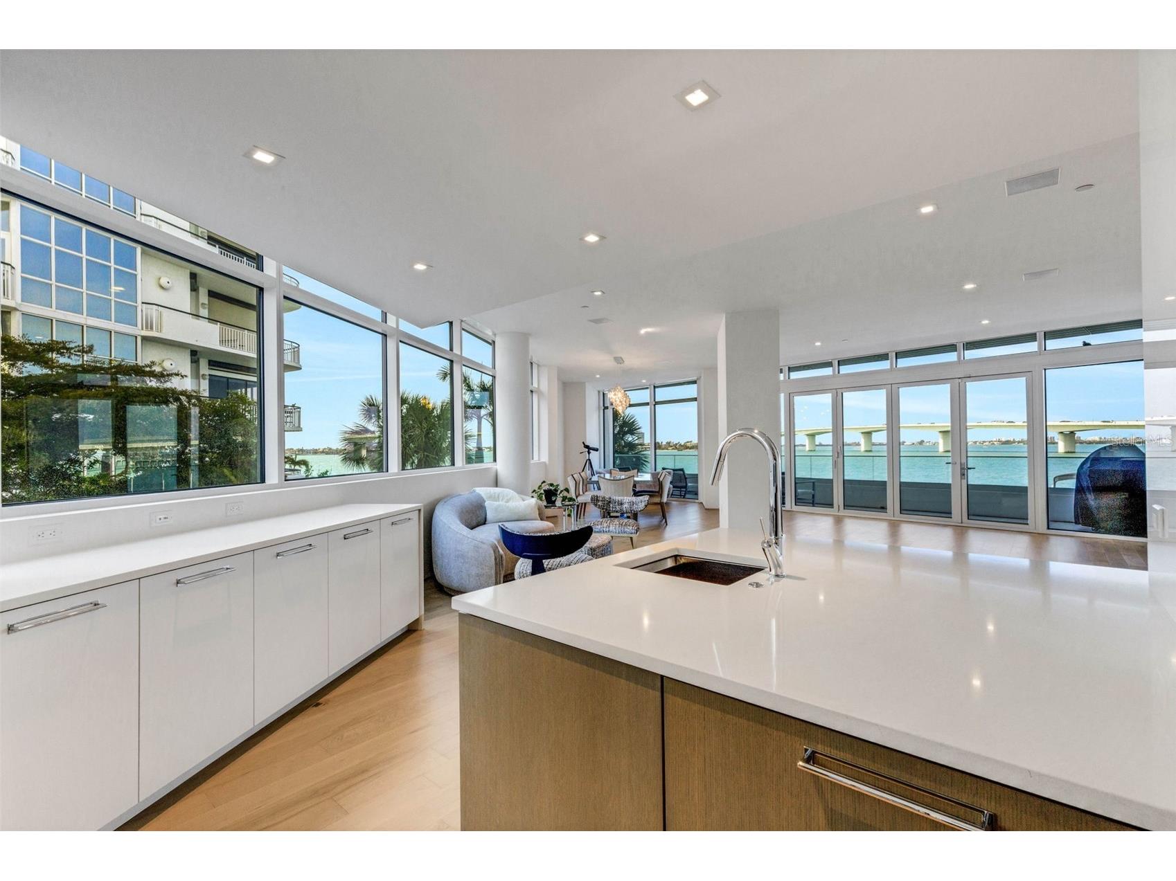 280 Golden Gate Point #200 Sarasota FL 34236 - SARASOTA BAY A4683299 image20
