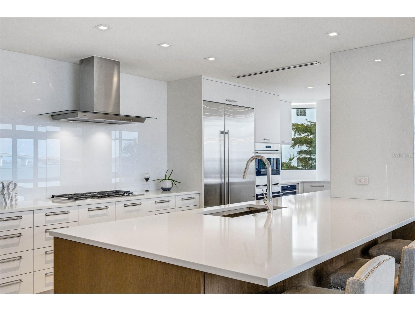 280 Golden Gate Point #200 Sarasota FL 34236 - SARASOTA BAY A4683299 image3