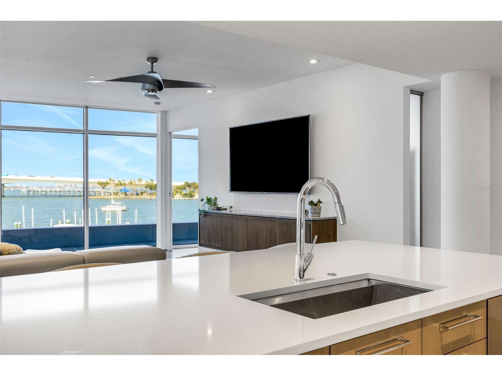 280 Golden Gate Point #200 Sarasota FL 34236 - SARASOTA BAY A4683299 image4