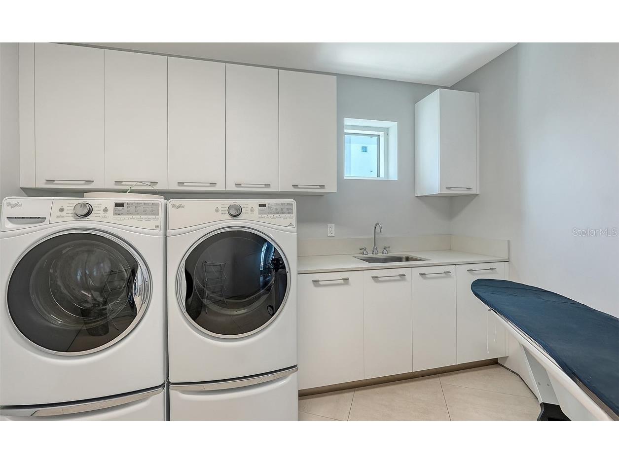 280 Golden Gate Point #400 Sarasota FL 34236 - SARASOTA BAY A4641930 image41