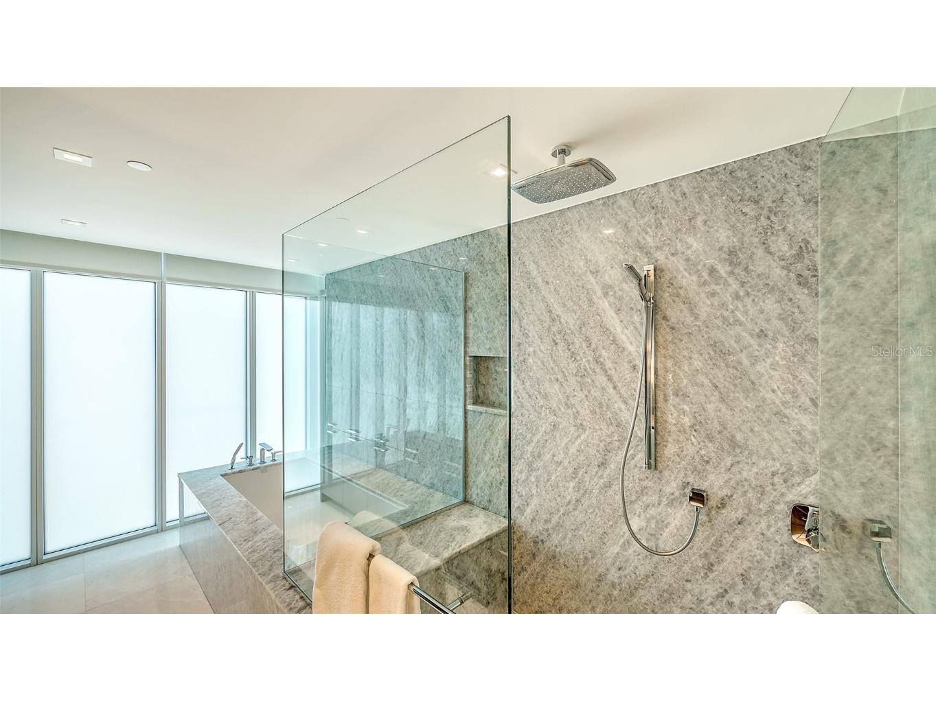 280 Golden Gate Point #600 Sarasota FL 34236 - SARASOTA BAY A4668258 image29