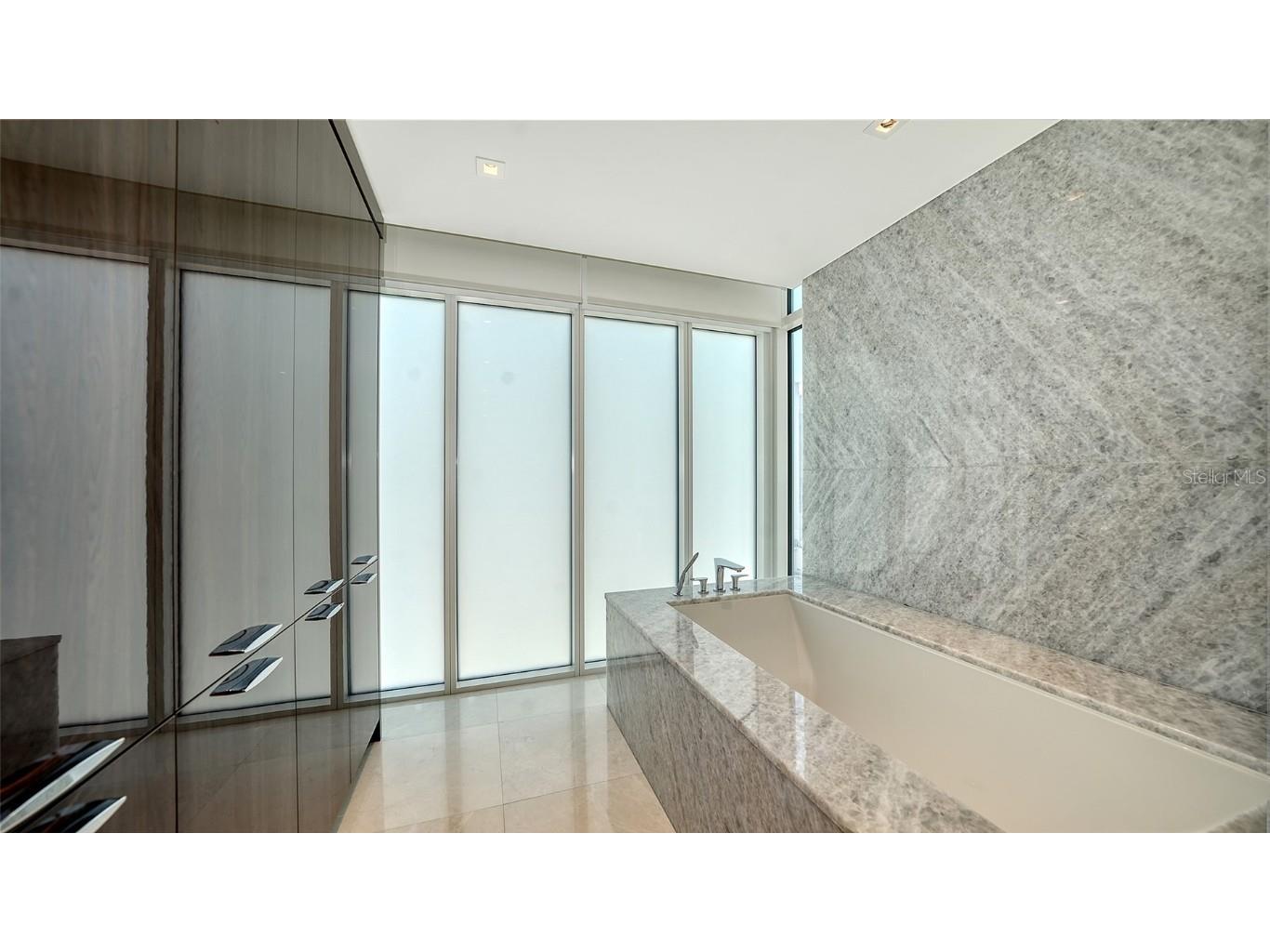 280 Golden Gate Point #600 Sarasota FL 34236 - SARASOTA BAY A4668258 image30