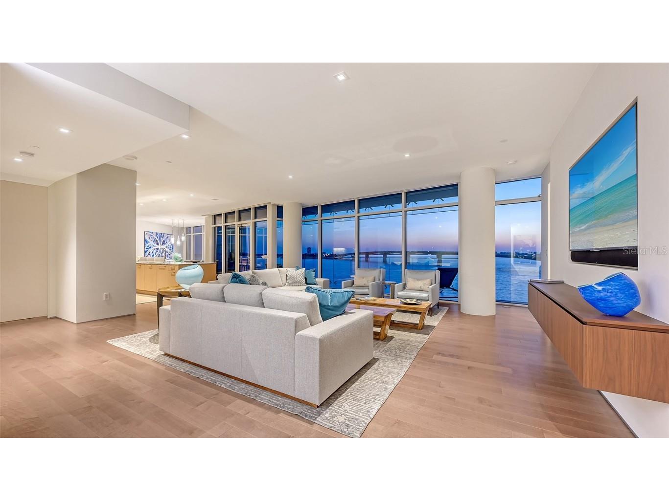 280 Golden Gate Point #600 Sarasota FL 34236 - SARASOTA BAY A4668258 image9