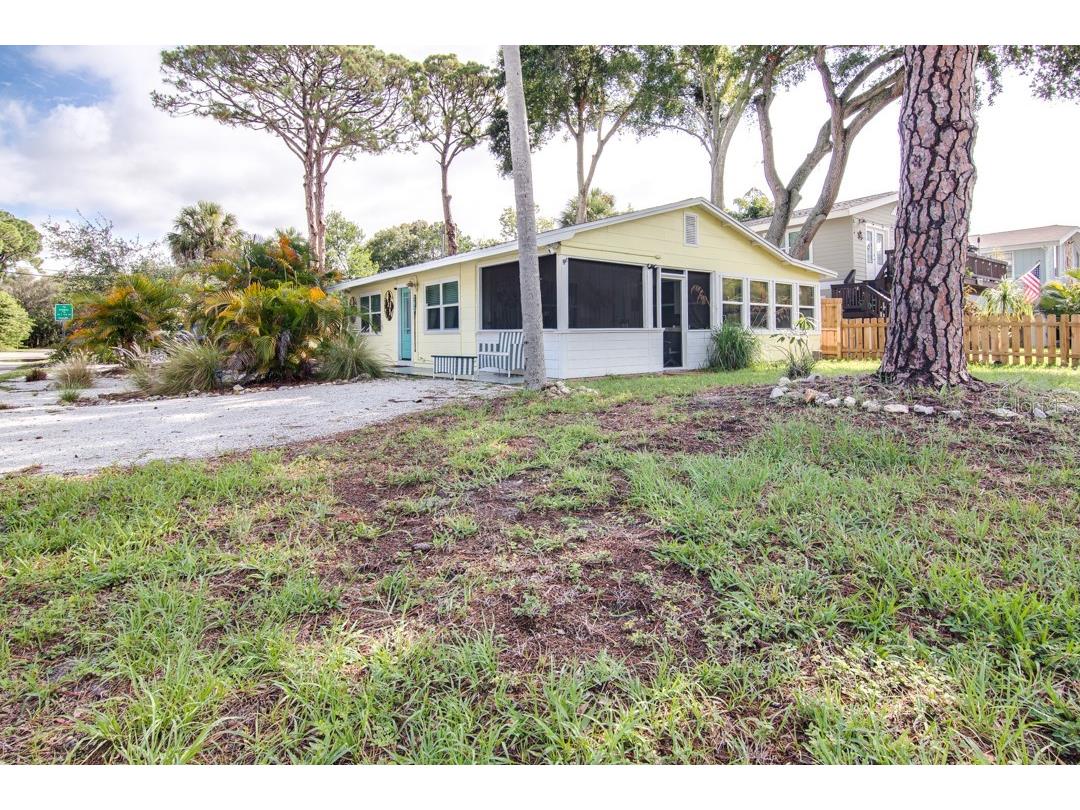 280 Hanby Street Crystal Beach FL 34681 T3454582 image1