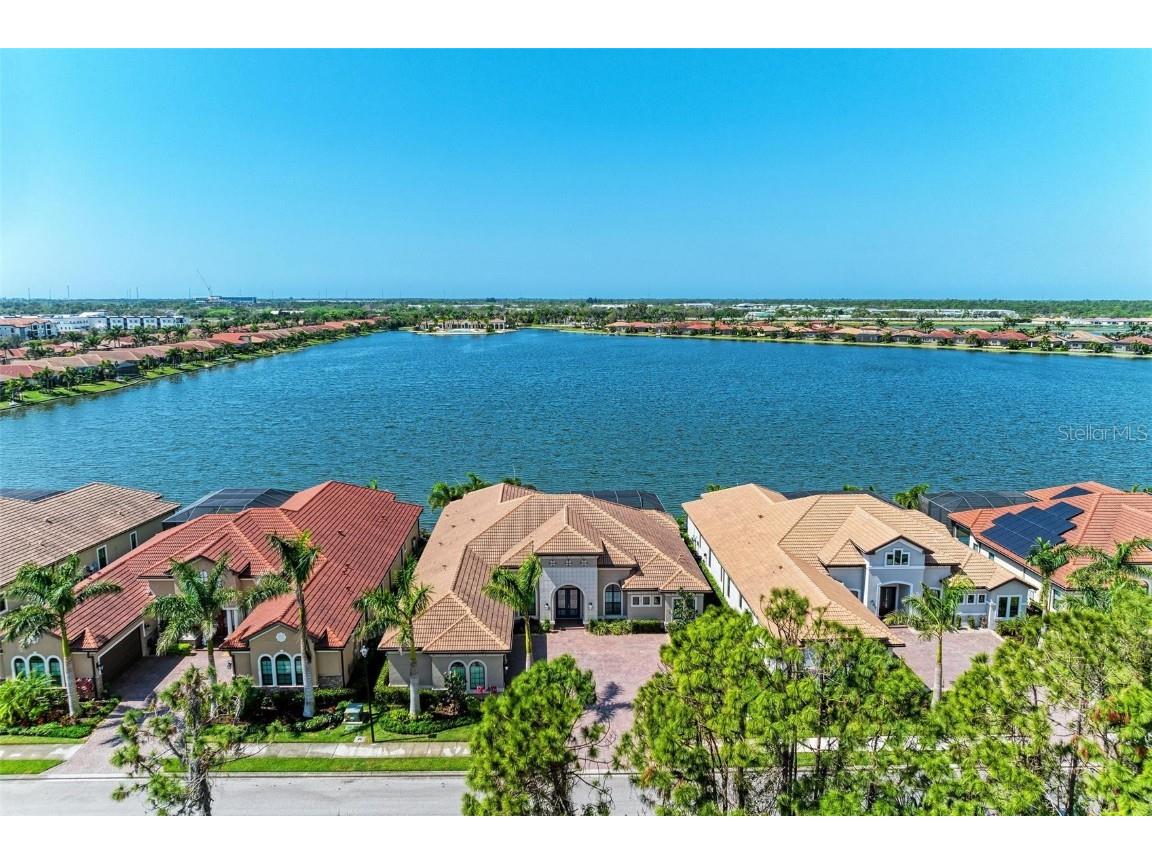 280 Maraviya Boulevard North Venice FL 34275 - LAKE AWESOME A4562952 image1