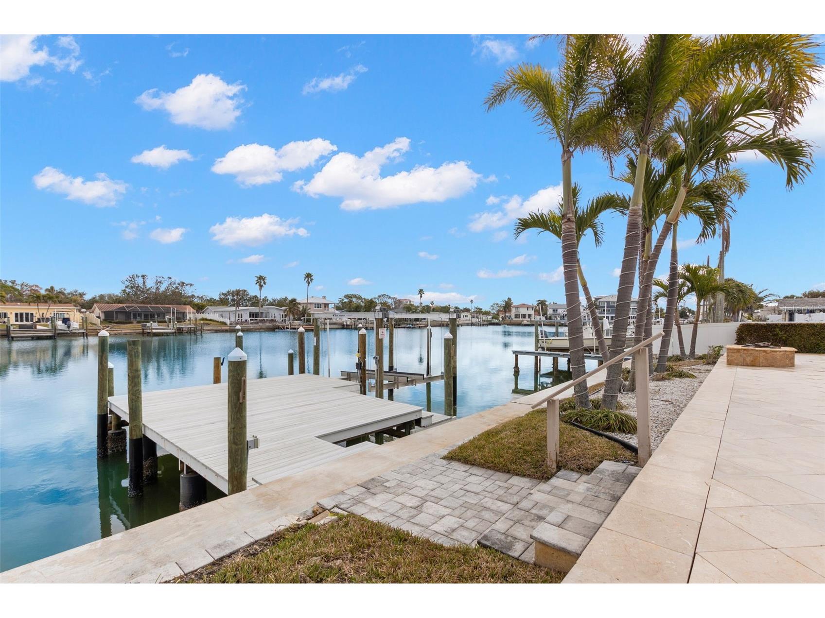 280 N Julia Circle Saint Pete Beach FL 33706 TB8453222 image5