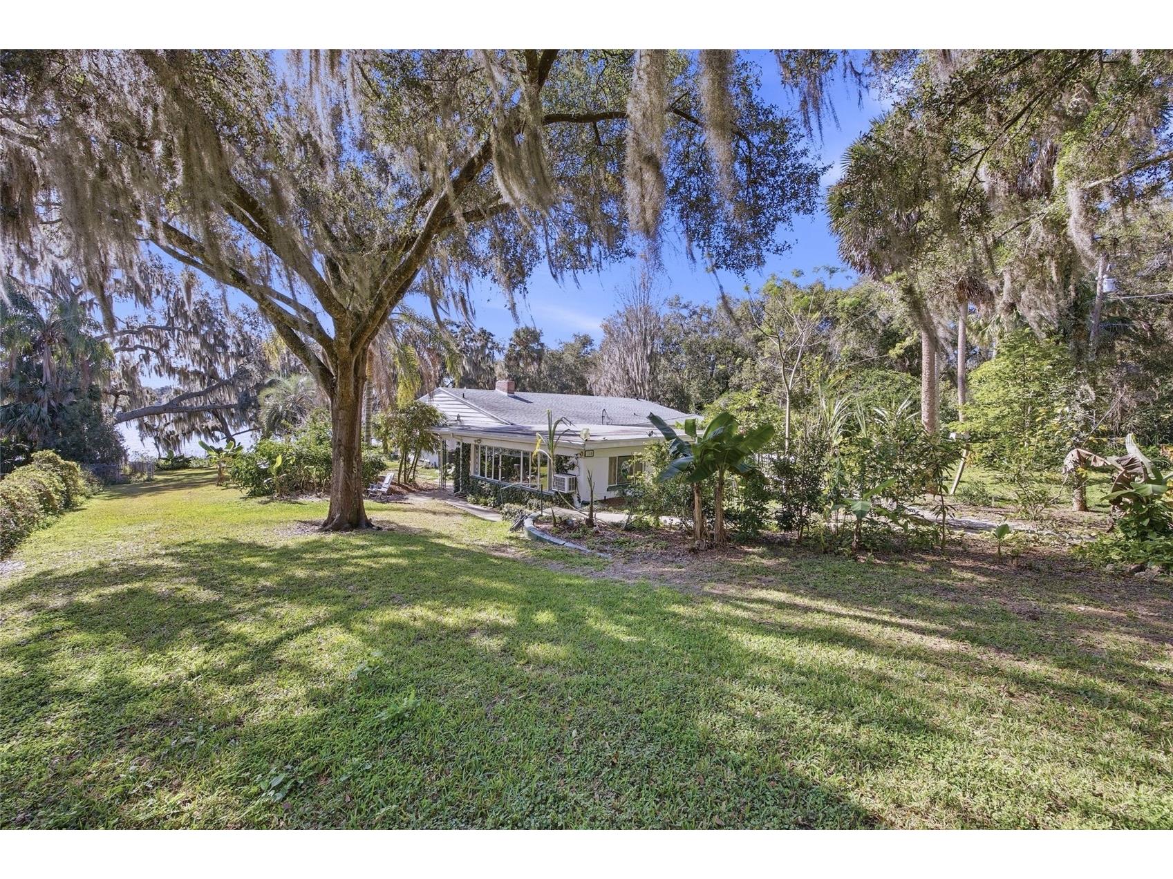 280 Palm Court Umatilla FL 32784 - LAKE UMATILLA O6372648 image2