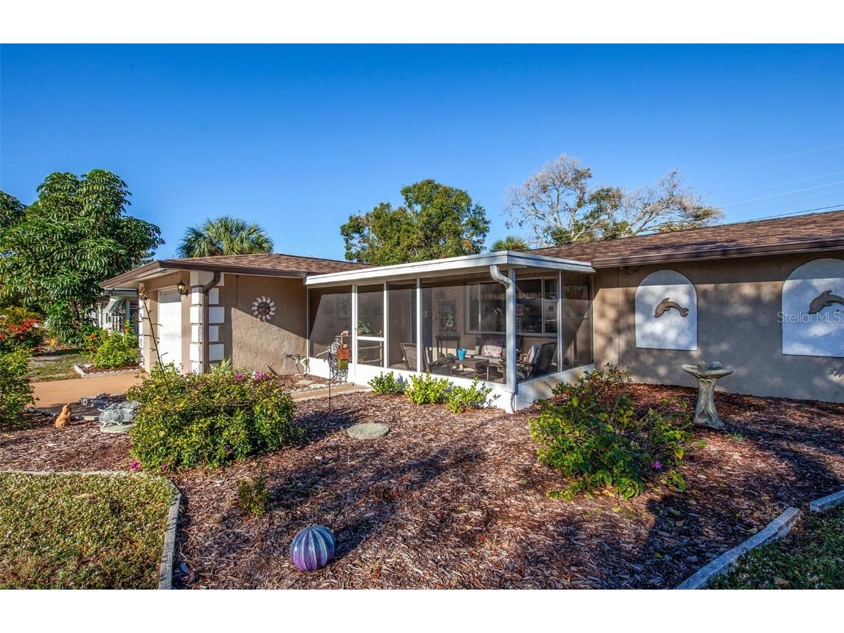 280 W Seminole Drive Venice FL 34293 N6130254 image1