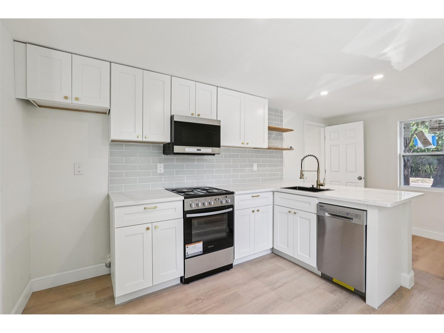 2800 13th Avenue N Saint Petersburg FL 33713 TB8493041 image33