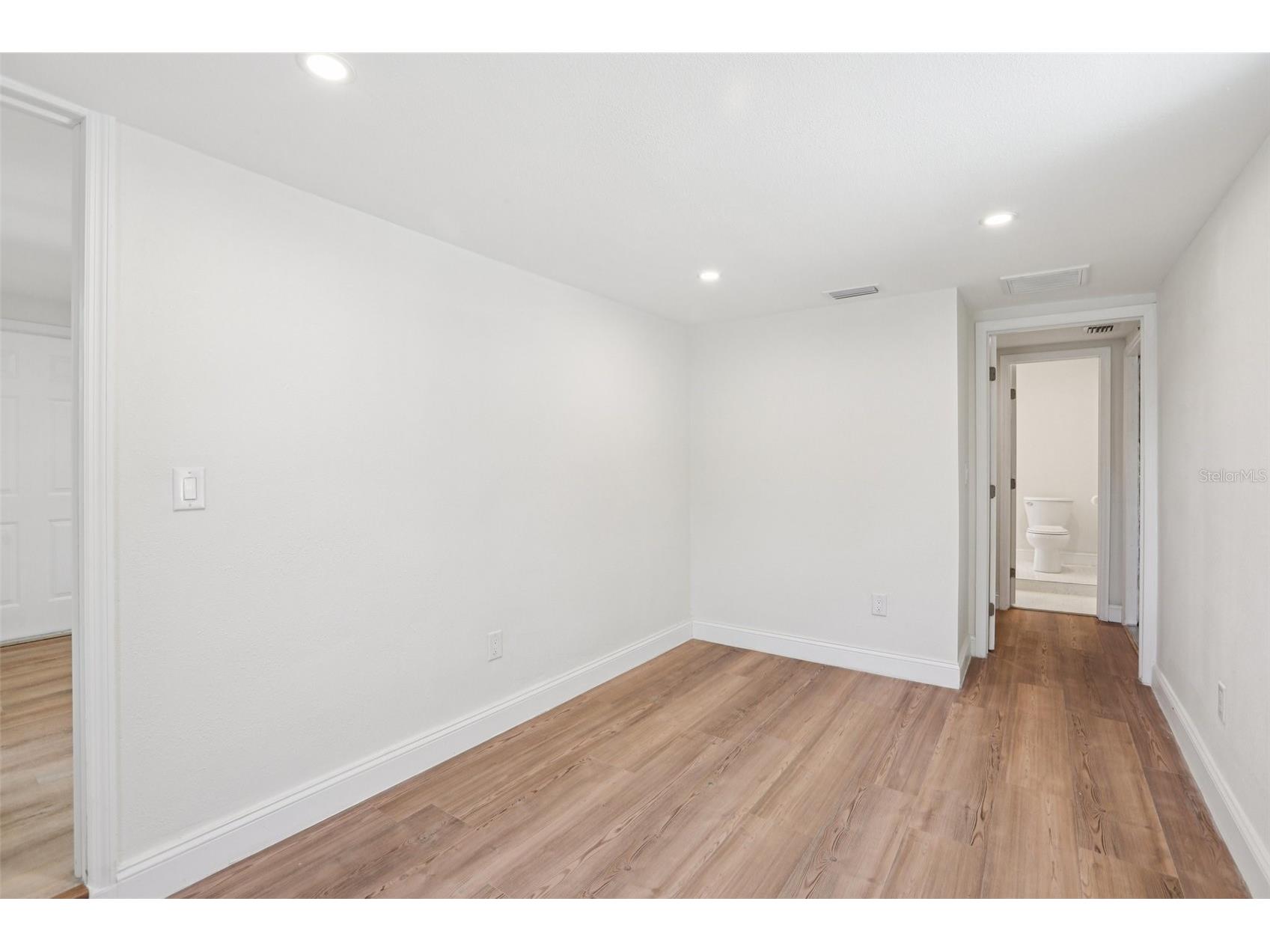2800 13th Avenue N Saint Petersburg FL 33713 TB8493041 image39
