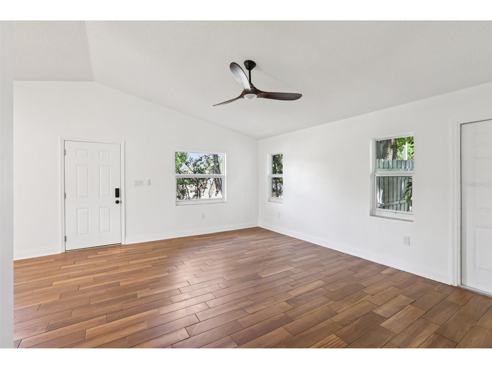 2800 13th Avenue N Saint Petersburg FL 33713 TB8493041 image4
