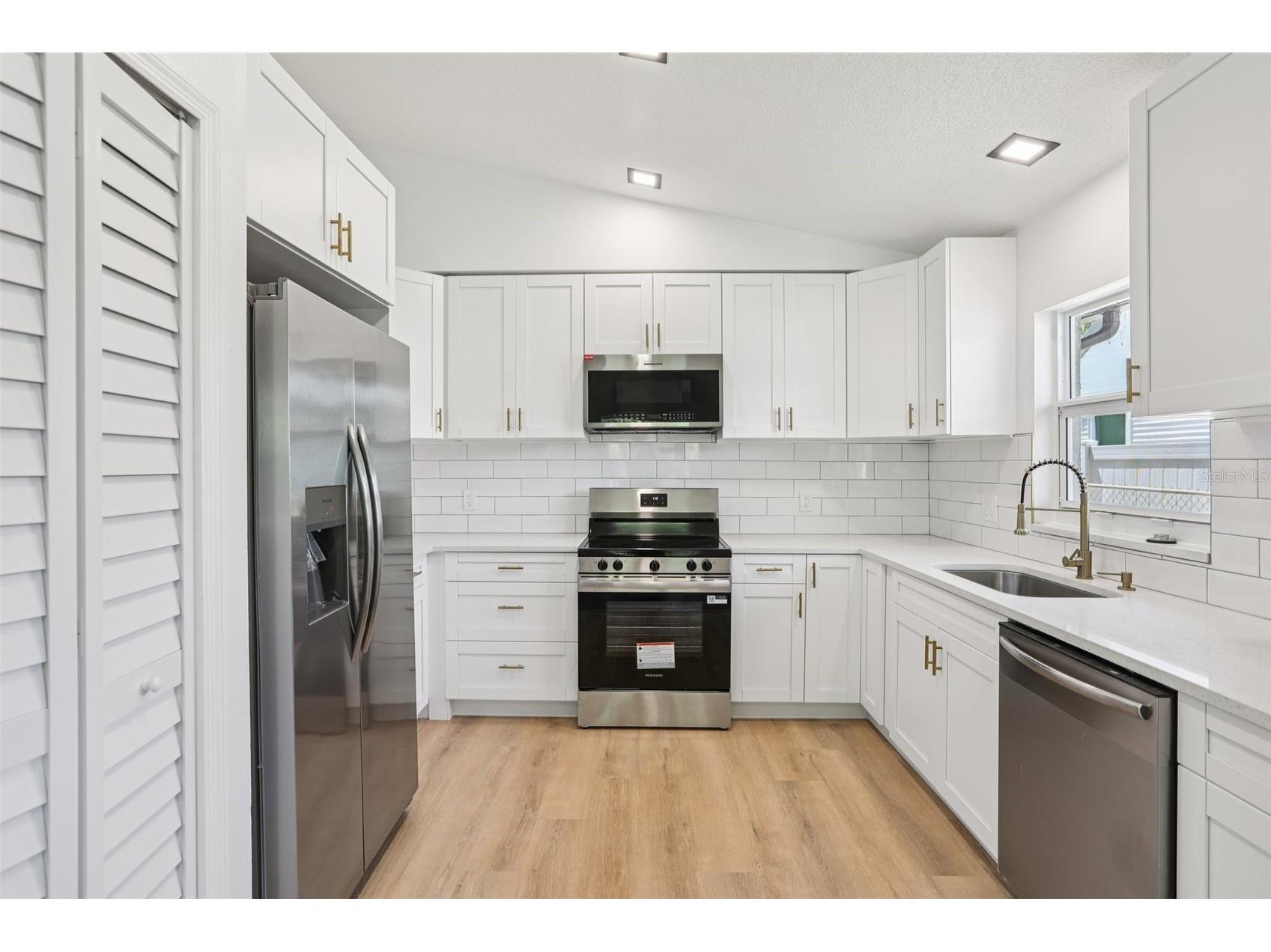 2800 13th Avenue N Saint Petersburg FL 33713 TB8493041 image9