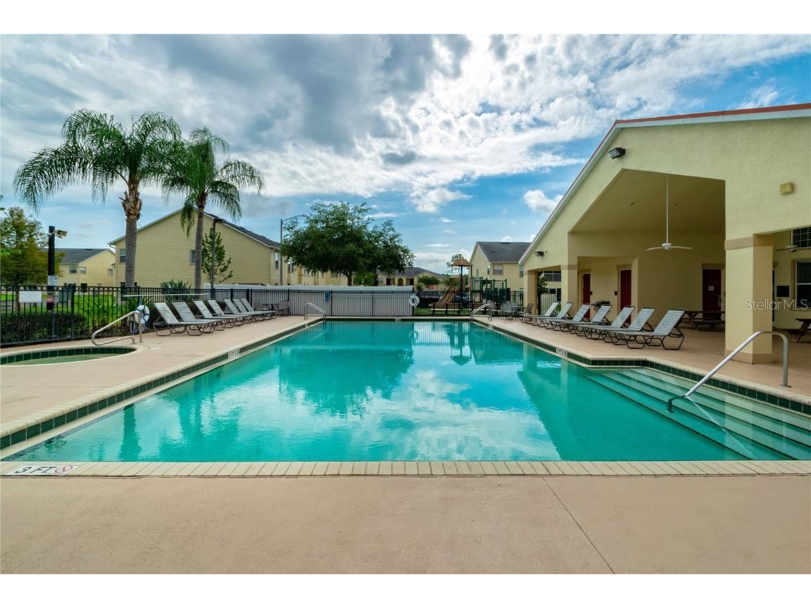 2800 Club Cortile Circle B, Kissimmee, FL, 34746 MLS S5102223